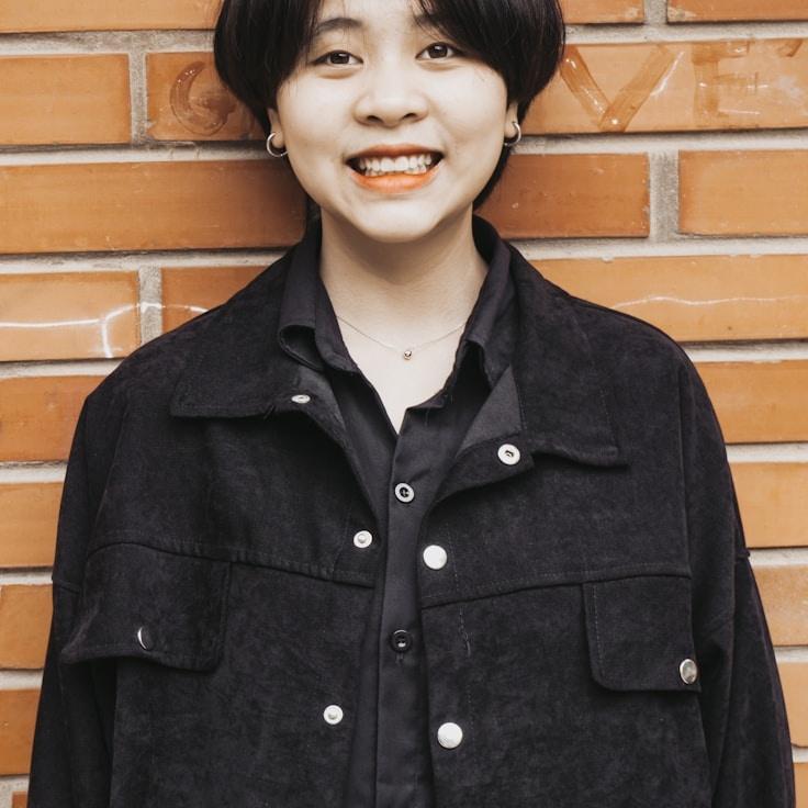 Ravi Kapoor, Client Relations Director, discussing corporate gifting strategy with business clients